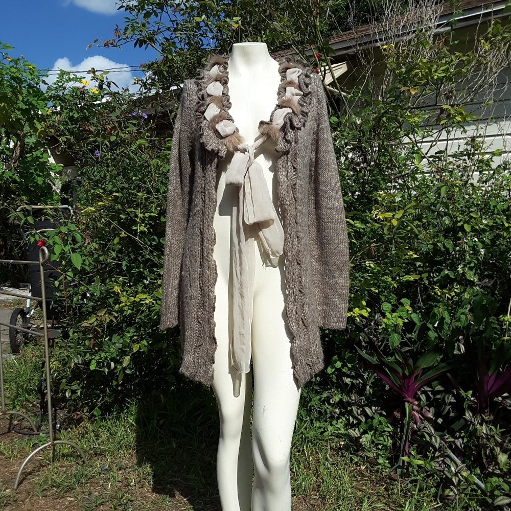 Roz & Ali sweater